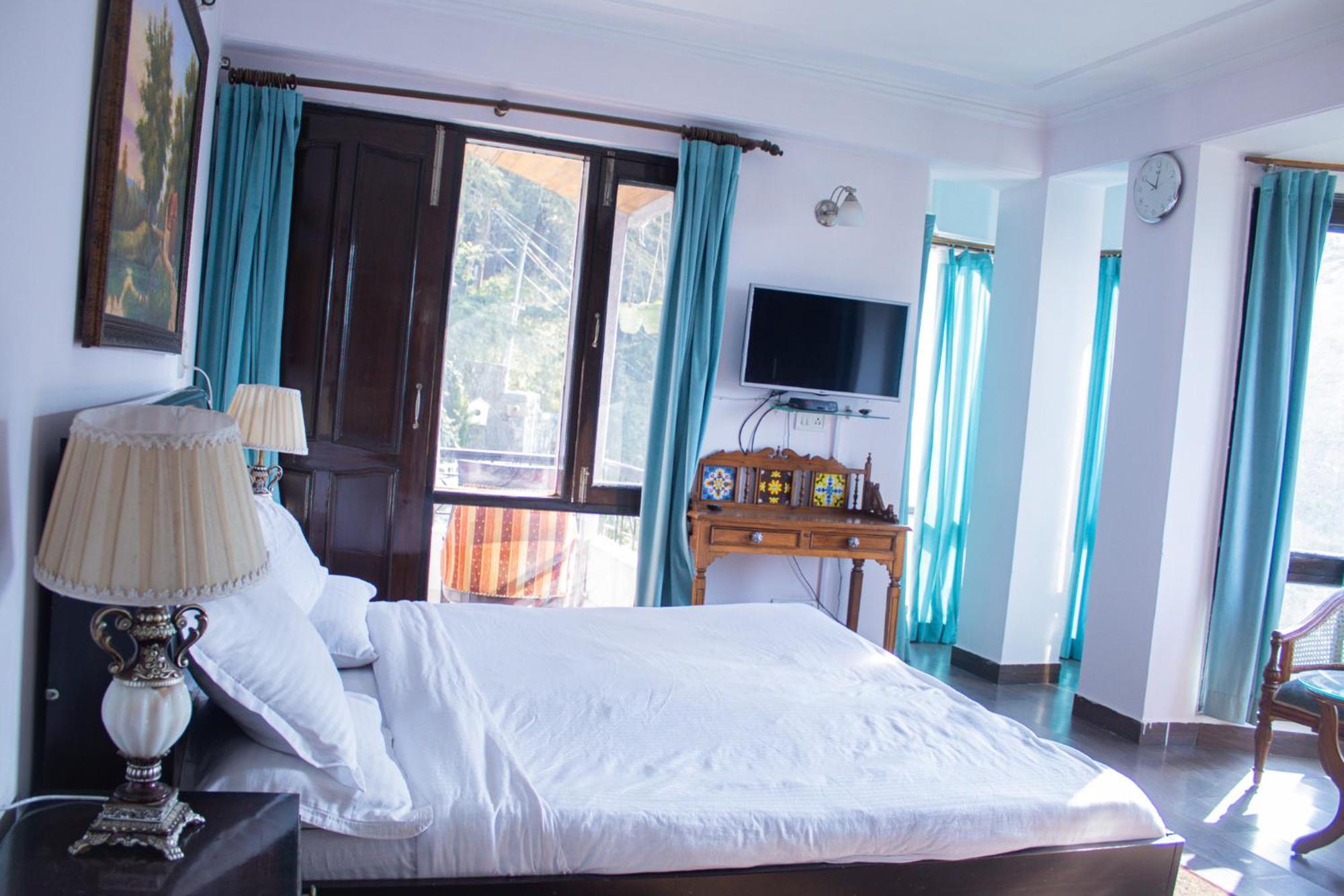 Whispering Pines Villa Shimla Exteriör bild
