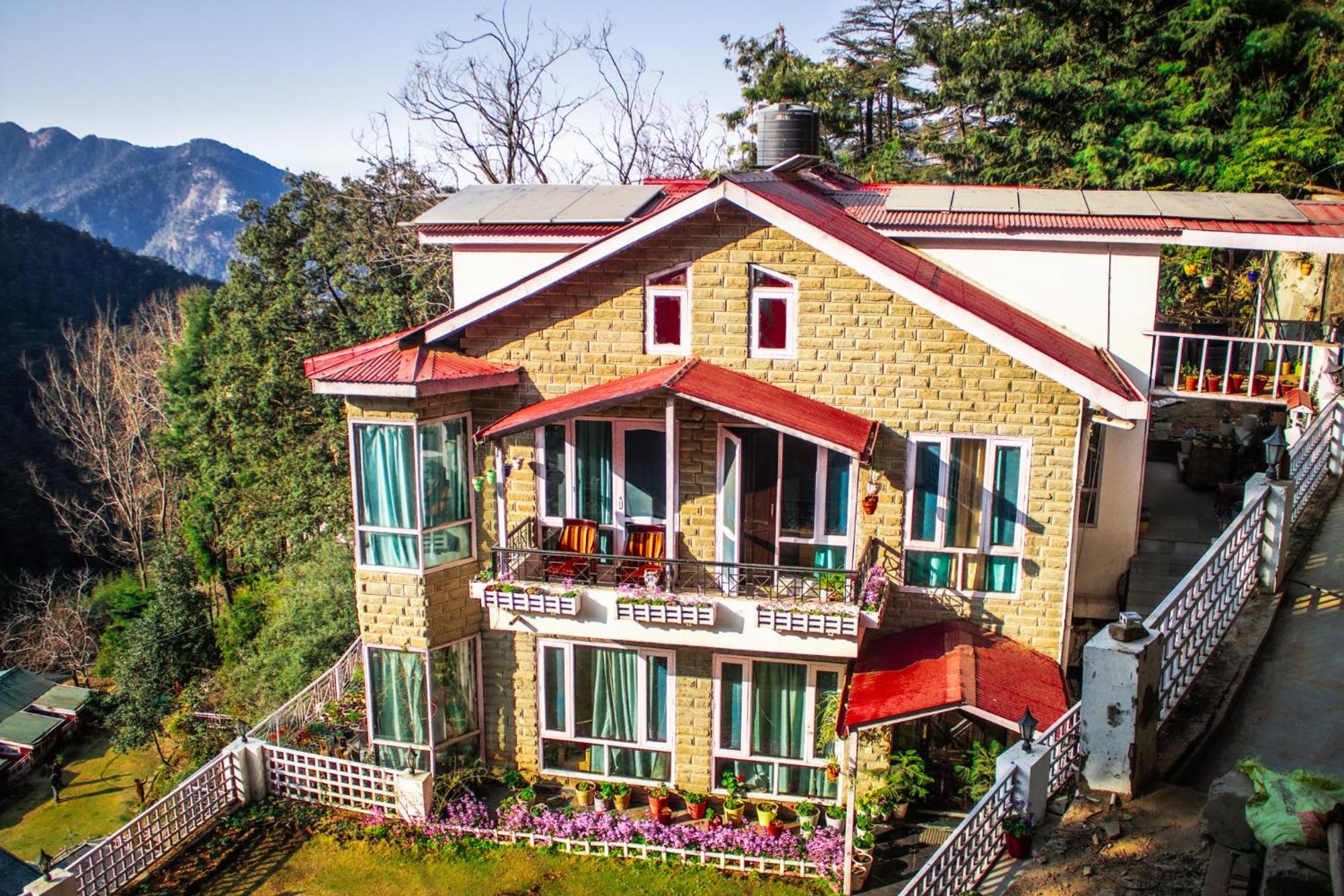 Whispering Pines Villa Shimla Exteriör bild